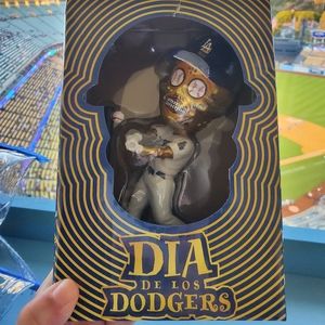 Dia De Los Dodgers Bobblehead White Gold 2022